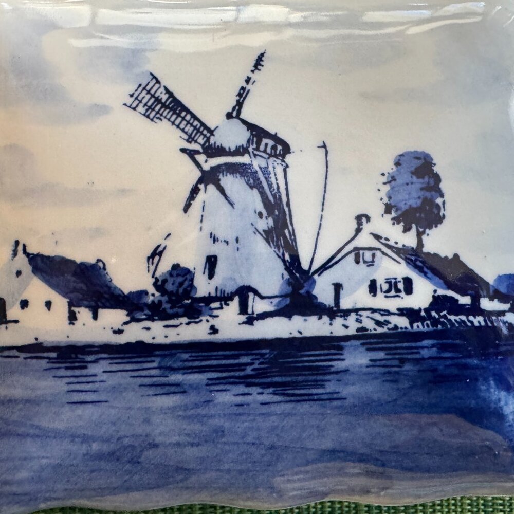 Delft Ceramic Table Box / Trinket Box - Picture 11 of 11